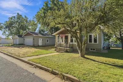 208 W Maple Street, Roberts, WI 54023 - Photo 2