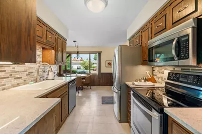 266 Cardinal Court, Chaska, MN 55318 - Photo 8