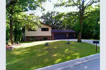 128 Eastwood Drive, Thief River Falls, MN 56701 - Photo 2