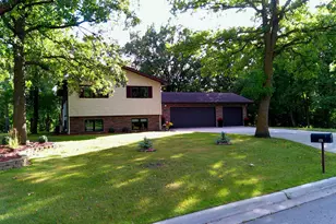 128 Eastwood Dr, Thief River Falls, MN 56701 - Photo 2