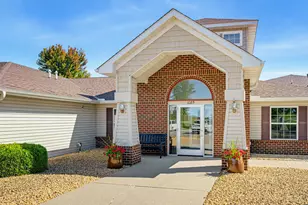 1085 Dale St SW, Hutchinson, MN 55350 - Photo 1