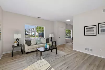 1336 Yorkshire Lane, Shakopee, MN 55379 - Photo 4