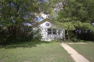1015 US 10 E, Staples, MN 56479 - Photo 2