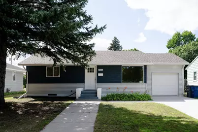 705 18th Street N, Moorhead, MN 56560 - Photo 2