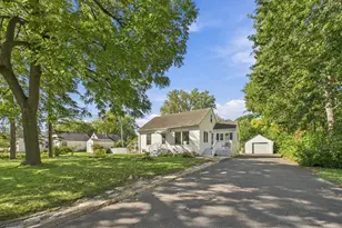 2359 Victoria St N, Roseville, MN 55113 - Photo 2