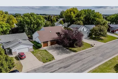 1814 32nd Street S, Moorhead, MN 56560 - Photo 1