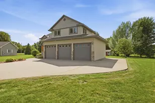 26075 Bluebird Ln, Saint Cloud, MN 56301 - Photo 40
