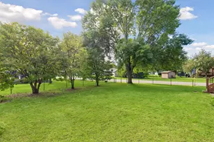 8952 Pineview Ln N, Maple Grove, MN 55369 - Photo 38