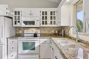 8952 Pineview Ln N, Maple Grove, MN 55369 - Photo 14