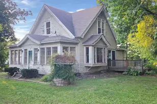 812 Maple Ave E, Mora, MN 55051 - Photo 2