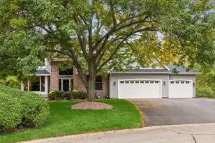 14841 Langdon Pl, Eden Prairie, MN 55347 - Photo 2