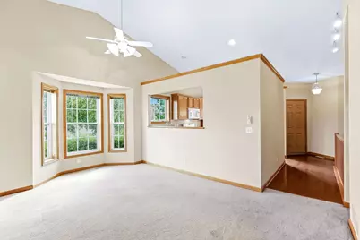 536 Holly Lane N, Oakdale, MN 55128 - Photo 8