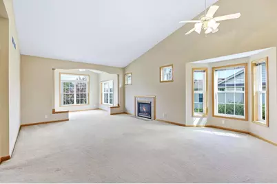 536 Holly Lane N, Oakdale, MN 55128 - Photo 2