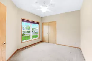 536 Holly Ln N, Oakdale, MN 55128 - Photo 16