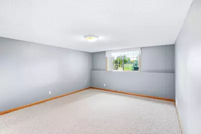 536 Holly Lane N, Oakdale, MN 55128 - Photo 30