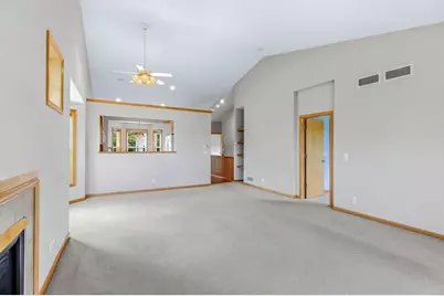 536 Holly Lane N, Oakdale, MN 55128 - Photo 4
