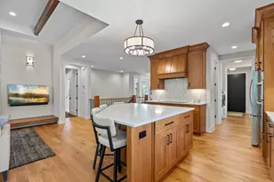 7061 Highland Ct, Eden Prairie, MN 55346 - Photo 10