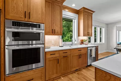 7061 Highland Court, Eden Prairie, MN 55346 - Photo 8