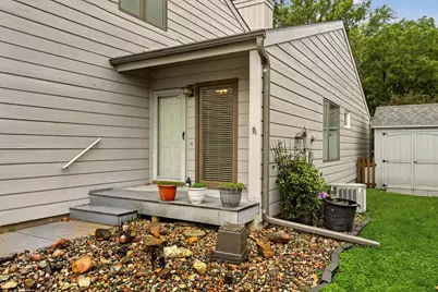 754 Neville Court SE, Rochester, MN 55904 - Photo 2