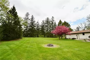 131 Walnut St, Zumbrota, MN 55992 - Photo 2