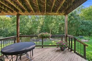 18385 Creeks Bend Dr, Minnetonka, MN 55345 - Photo 2