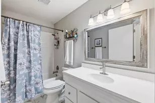 18385 Creeks Bend Dr, Minnetonka, MN 55345 - Photo 16