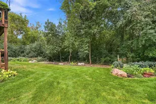 18385 Creeks Bend Dr, Minnetonka, MN 55345 - Photo 6