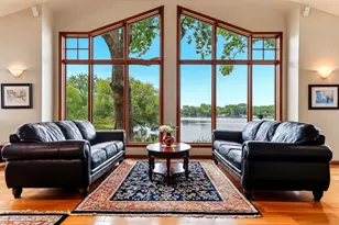 2162 Lakebrook Dr, New Brighton, MN 55112 - Photo 2