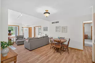 4139 Ruby Ln, Eagan, MN 55122 - Photo 14
