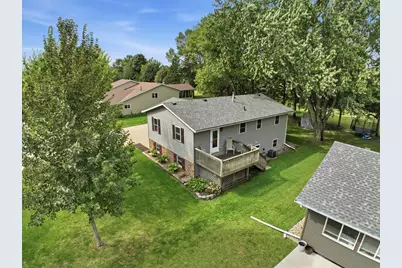 1412 18th Street SW, Willmar, MN 56201 - Photo 2