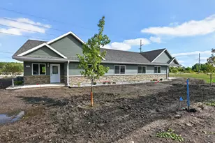 1507 Nokomis St, Alexandria, MN 56308 - Photo 2