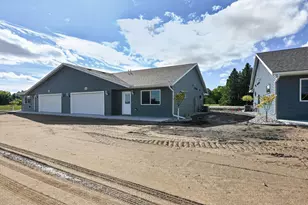 1507 Nokomis St, Alexandria, MN 56308 - Photo 1