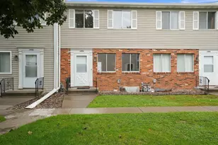 1496 Goodwin Ave N, Oakdale, MN 55128 - Photo 1