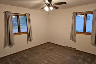 713 S Elm St, Lamberton, MN 56152 - Photo 10