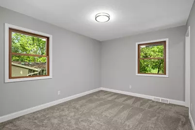 11004 Oak Knoll Terrace N, Minnetonka, MN 55305 - Photo 10