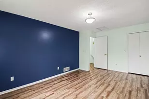 2053 Edgerton St, Maplewood, MN 55117 - Photo 12
