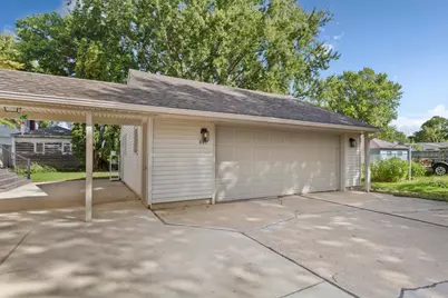 805 9th Avenue NE, Waseca, MN 56093 - Photo 6