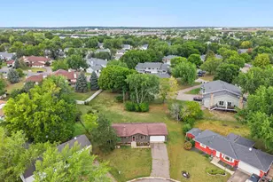 16288 Florida Way W, Rosemount, MN 55068 - Photo 2