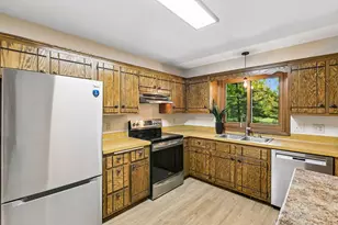1080 Churchill Cir, Shoreview, MN 55126 - Photo 6