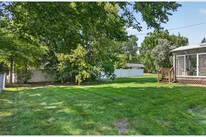 1772 Eldridge Avenue W, Roseville, MN 55113 - Photo 14