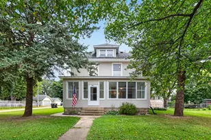 706 N Broadway Ave, Le Roy, MN 55951 - Photo 2