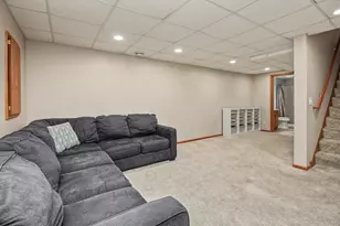 1665 Lexington Ln, Shakopee, MN 55379 - Photo 30