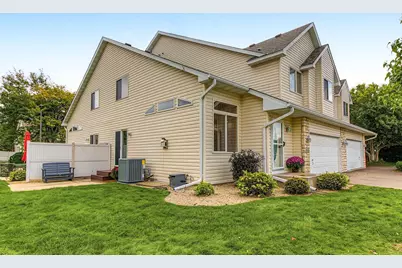 1665 Lexington Lane, Shakopee, MN 55379 - Photo 2