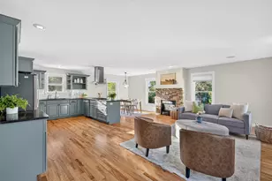 627 Locust St, Hudson, WI 54016 - Photo 2