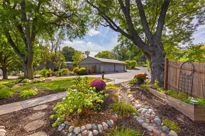 15601 Summit Drive, Eden Prairie, MN 55347 - Photo 54
