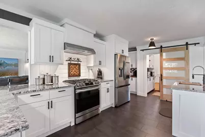 15601 Summit Drive, Eden Prairie, MN 55347 - Photo 20