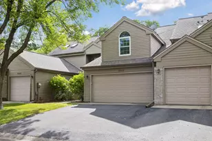 1640 Rose Hill Cir, Lauderdale, MN 55108 - Photo 4