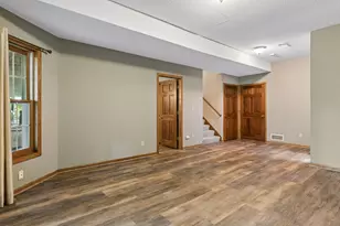 1640 Rose Hill Cir, Lauderdale, MN 55108 - Photo 36