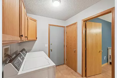 524 Eastwood Court, Eagan, MN 55123 - Photo 24