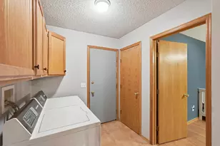 524 Eastwood Ct, Eagan, MN 55123 - Photo 24